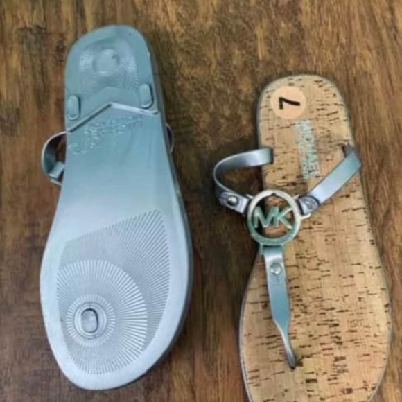 MK Sandals - Picture 2 of 2